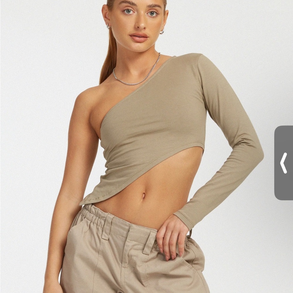 MOTEL top NWT